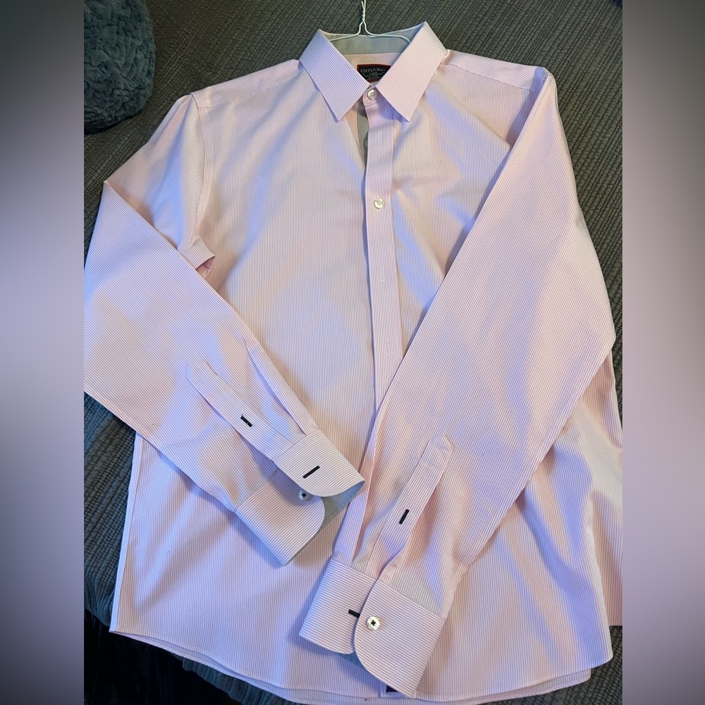 Men’s Untuckit Dress Shirt Size L pink and white striped
